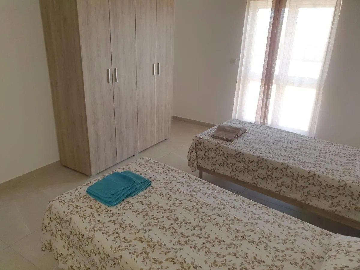 Flight Rooms Kirkop Homestay