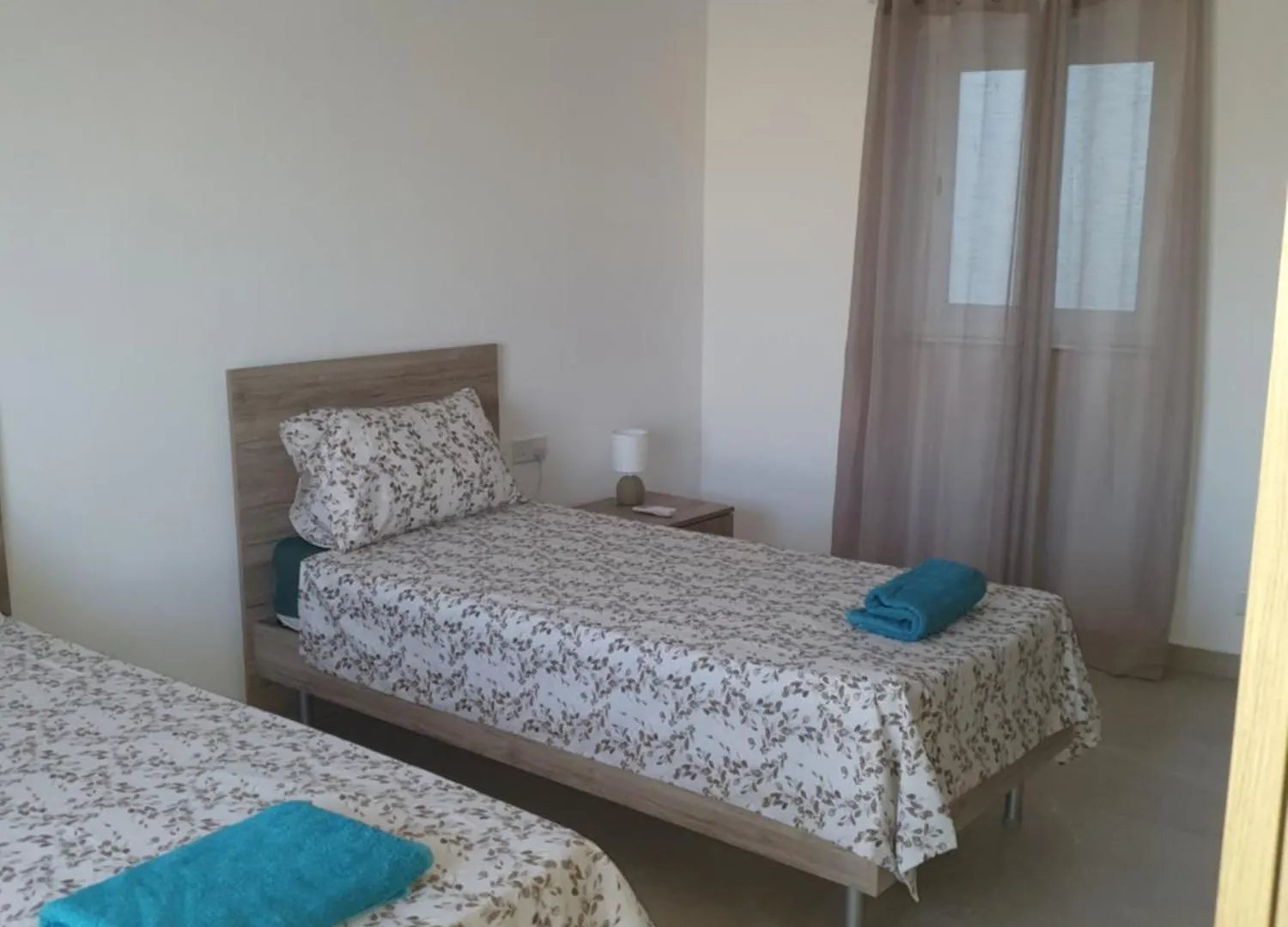 Flight Rooms Kirkop Homestay