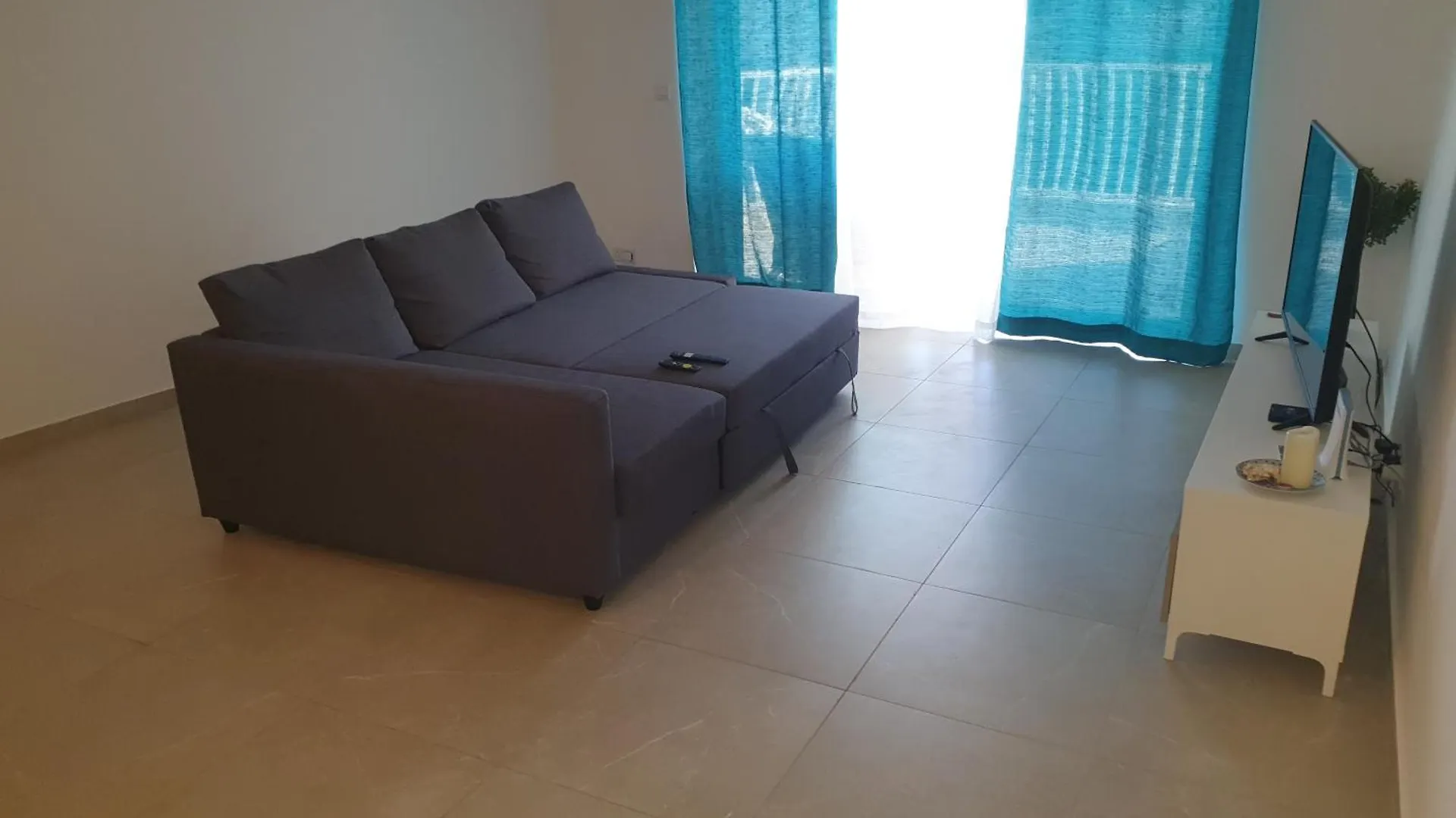 Flight Rooms Kirkop Homestay